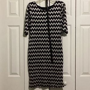 Connected Apparel Size 12 Black & Silver Lace Dress